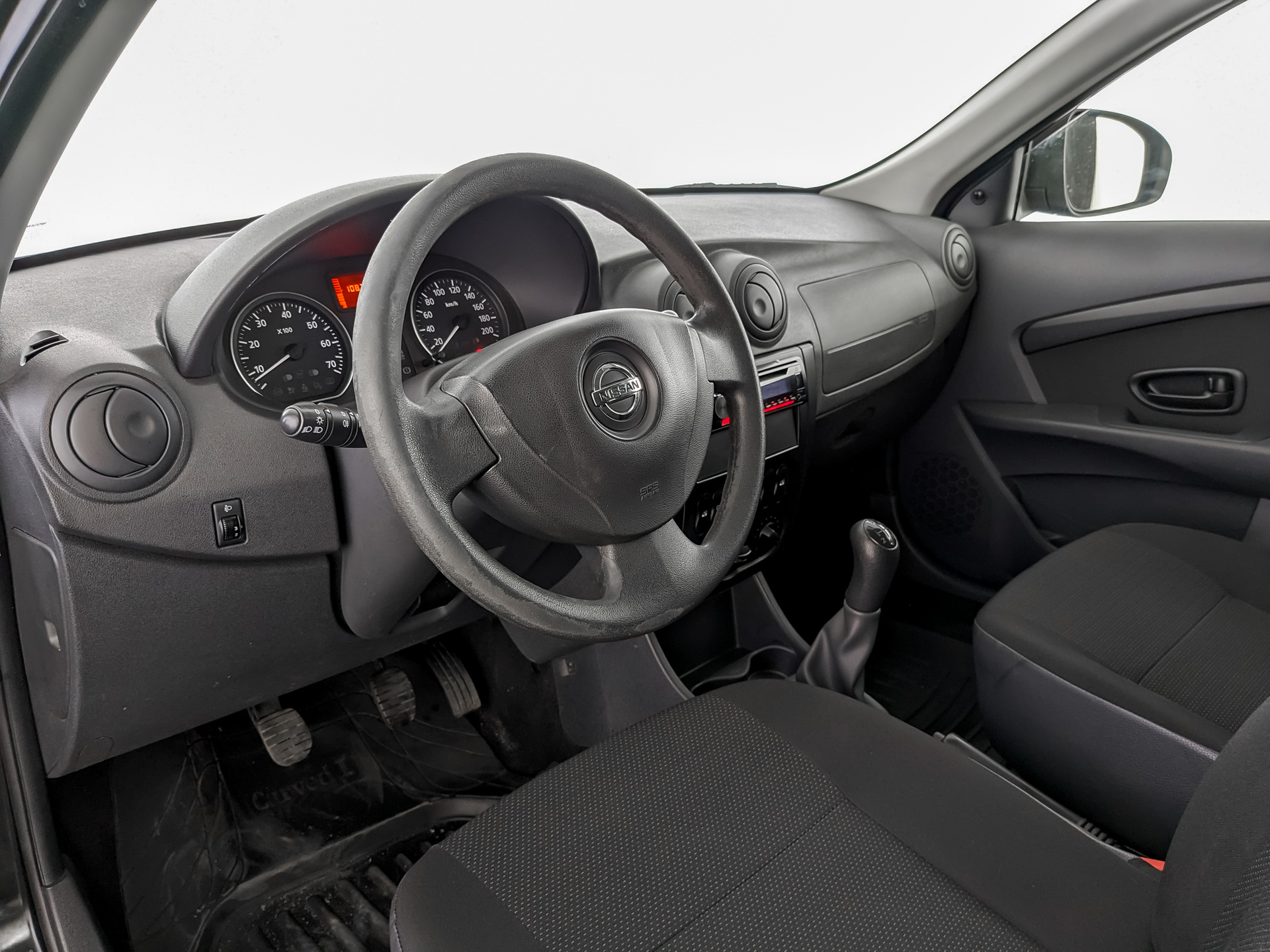 Nissan Almera