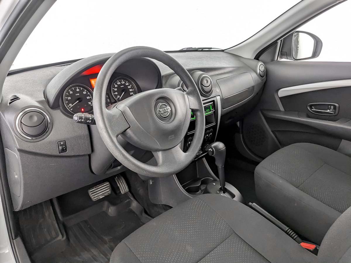 Nissan Almera
