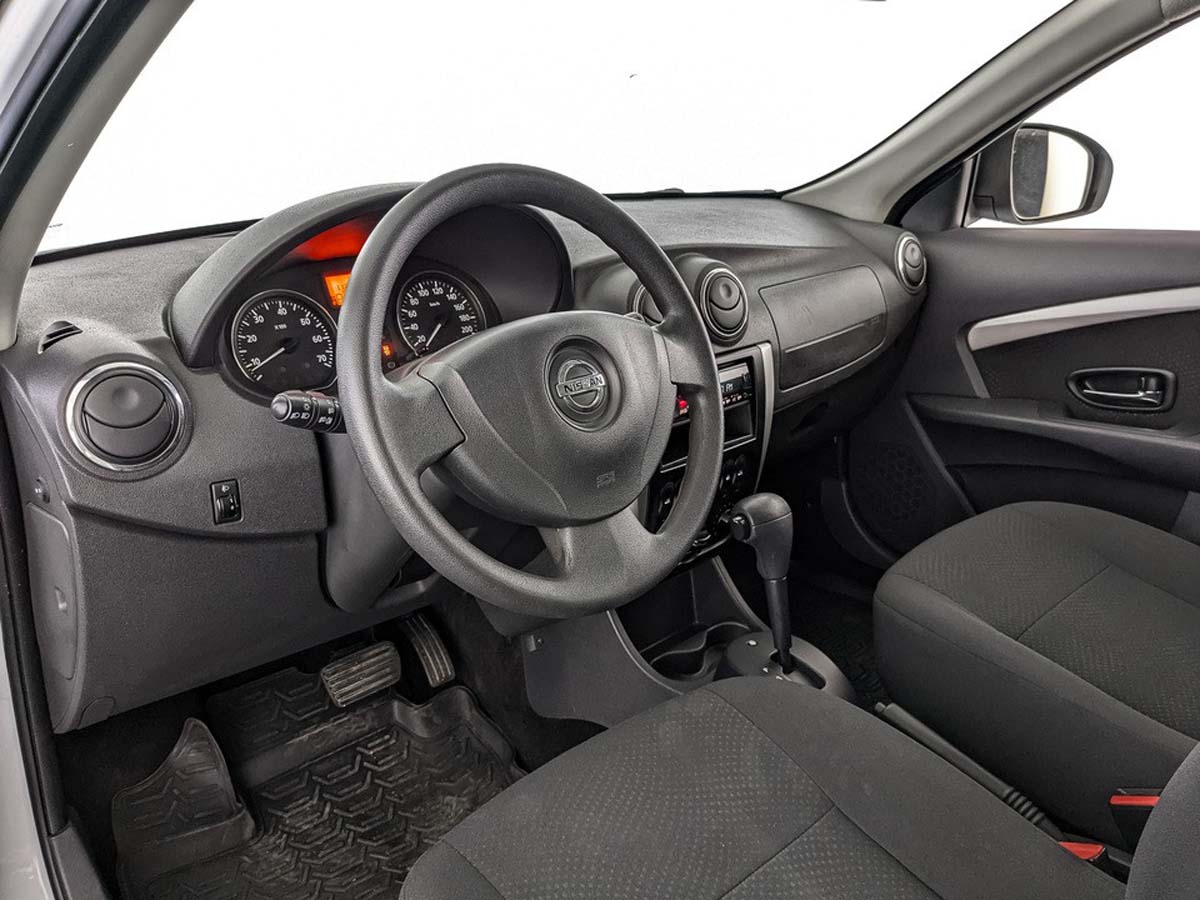 Nissan Almera