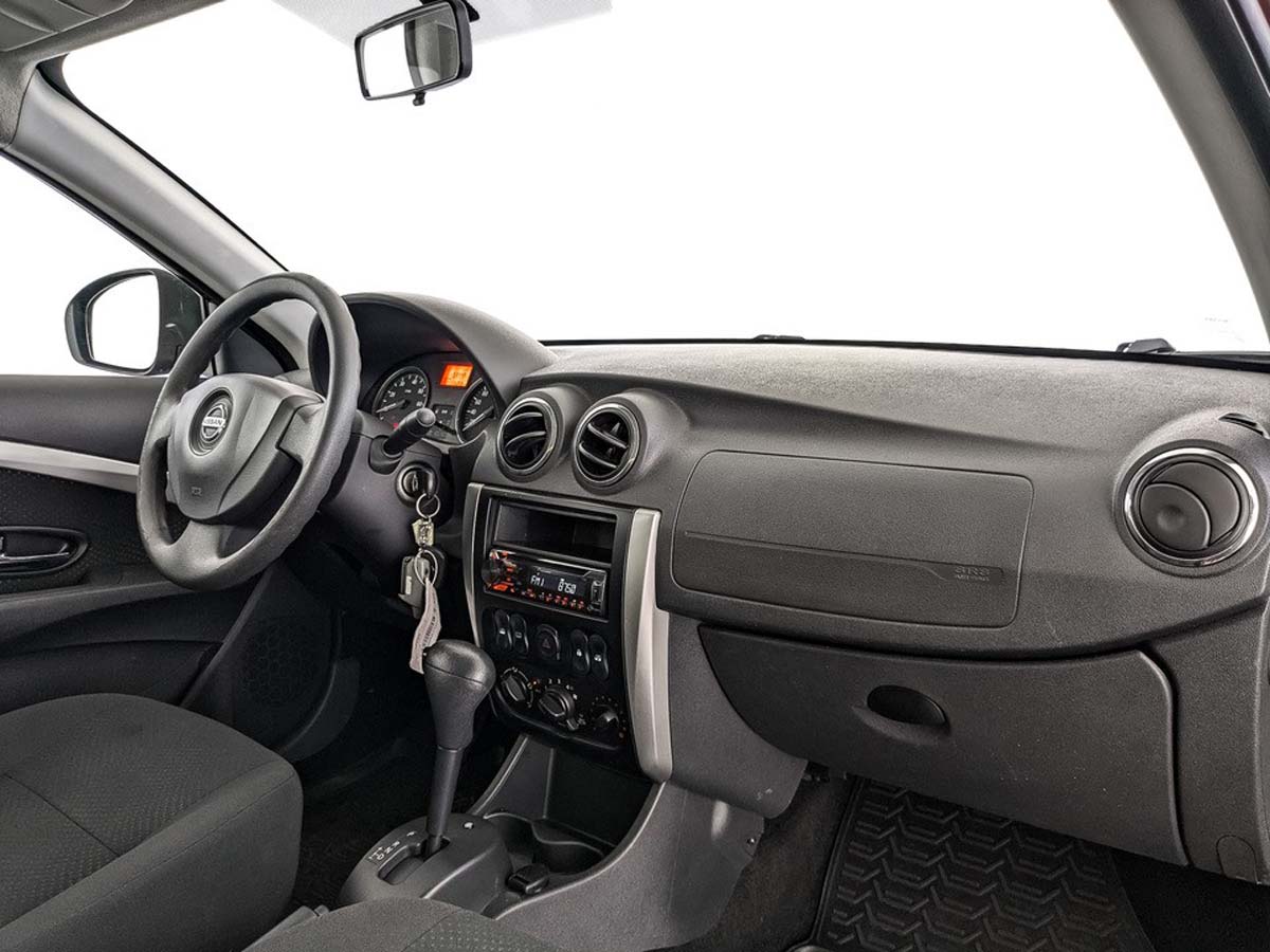 Nissan Almera