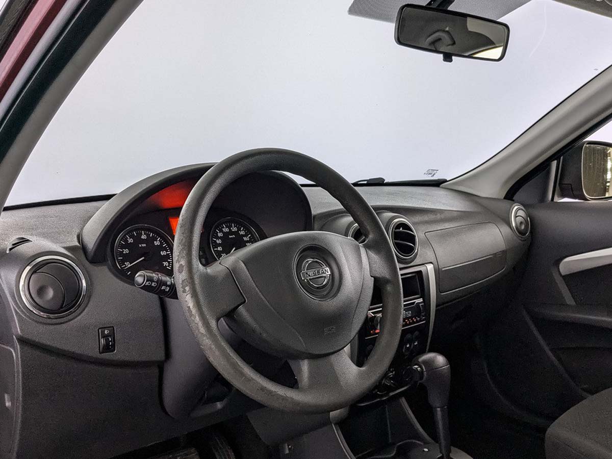 Nissan Almera