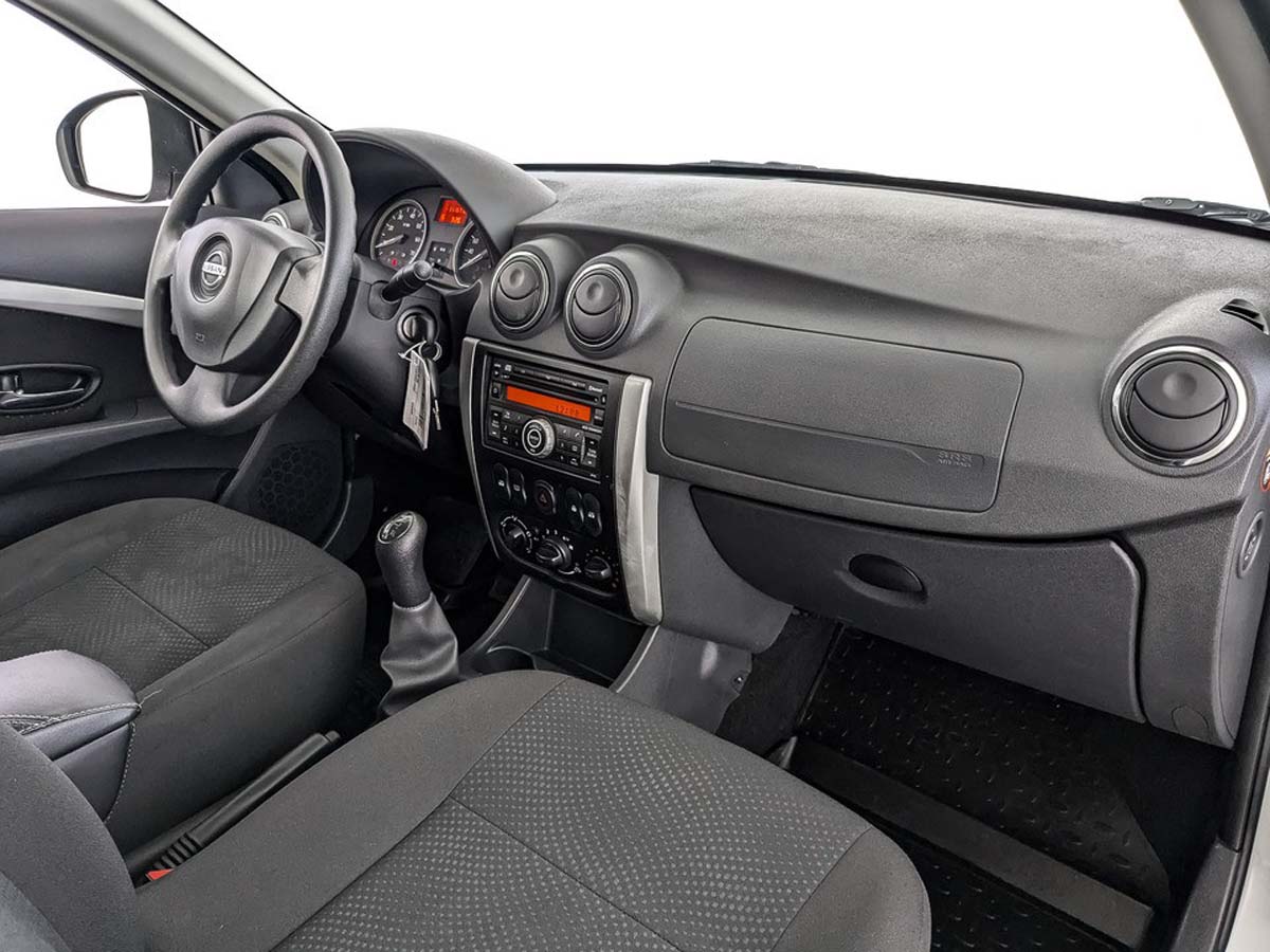 Nissan Almera