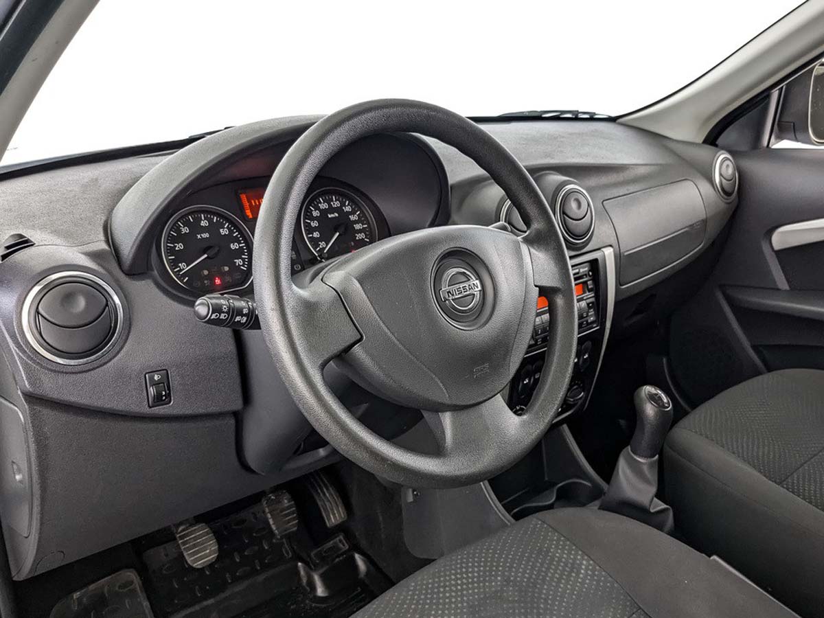 Nissan Almera