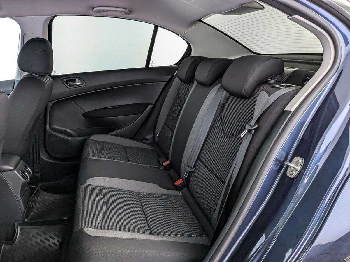 Peugeot 408