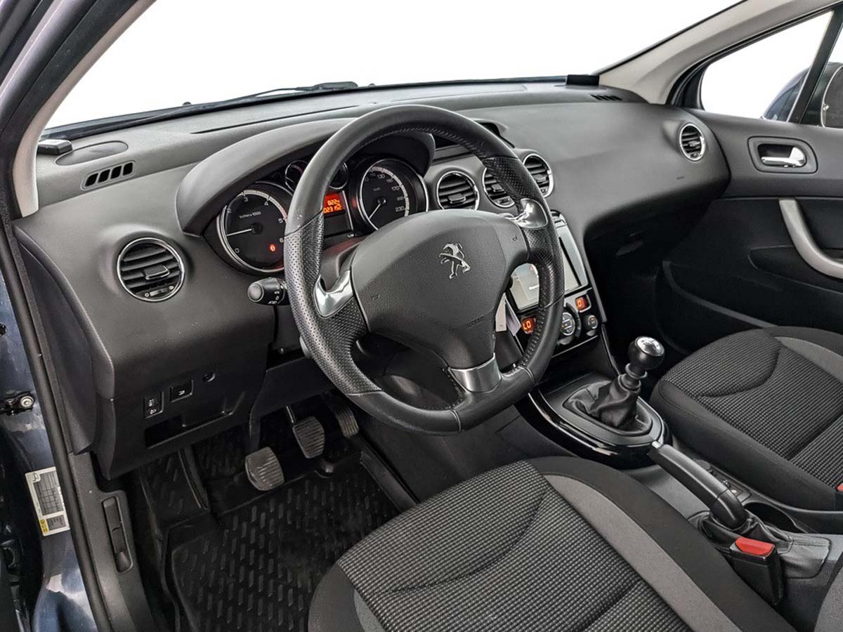 Peugeot 408