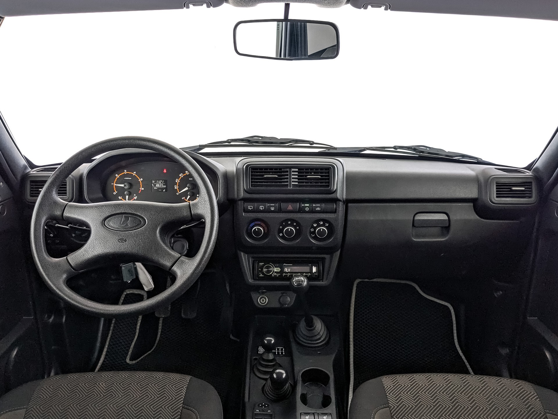 Lada Niva Legend