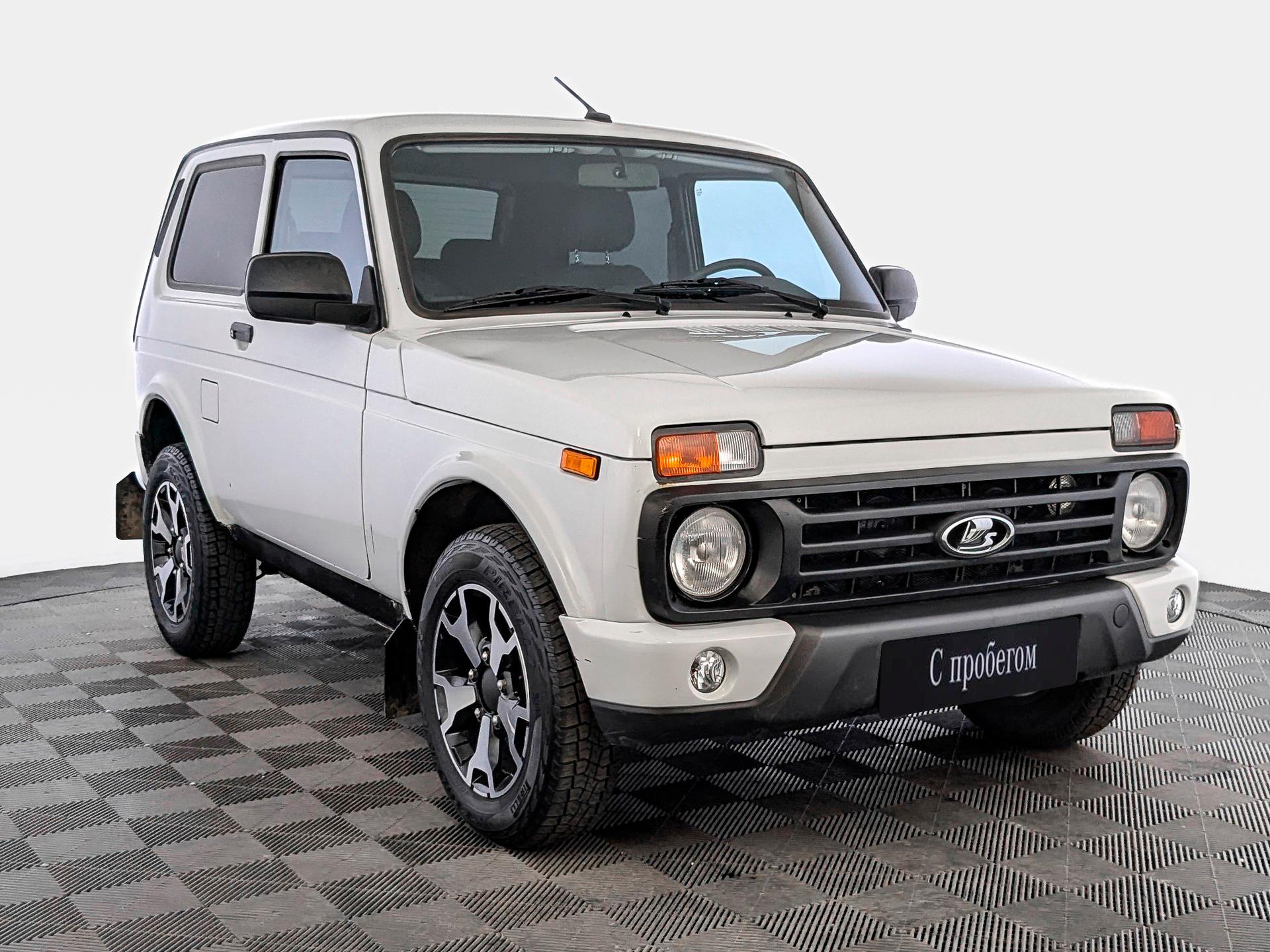 Lada Niva Legend