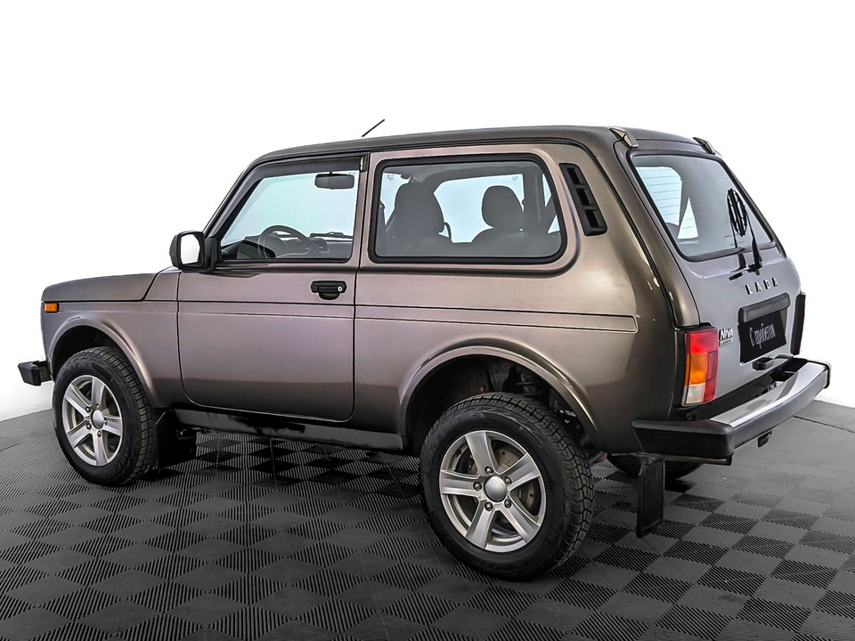 Lada Niva Legend