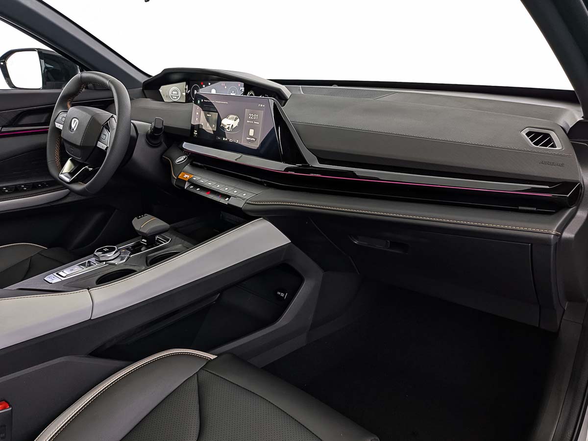 Changan UNI-V
