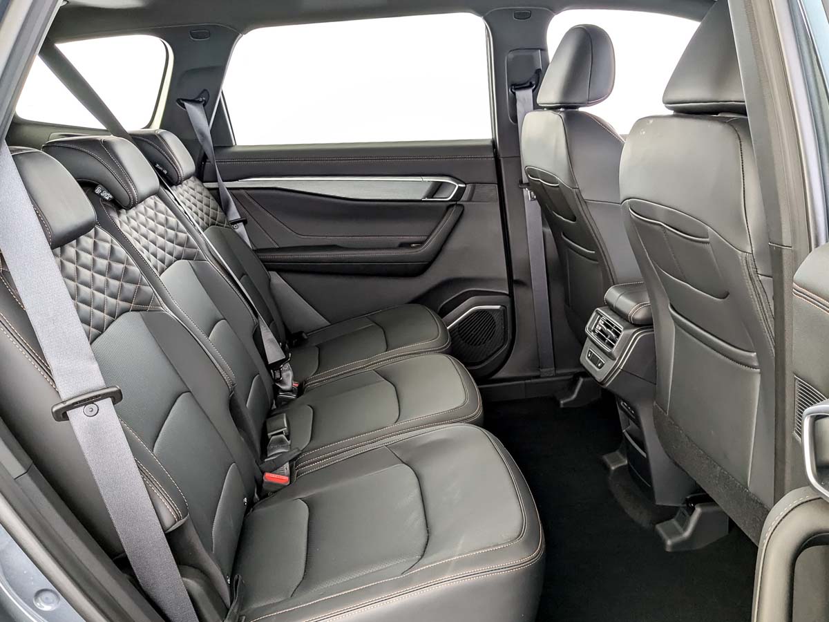 Geely Okavango